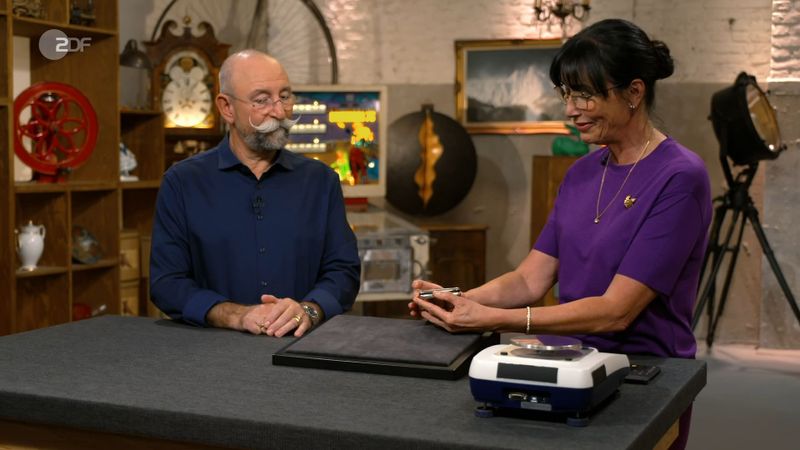 "Sehr schön, das Kistchen hier", schaute Horst Lichter auf das Zigarettenetui. Das war ein richtiges Schnäppchen, das bei "Bares für Rares" eine überraschend hohe Summe erzielte ...
