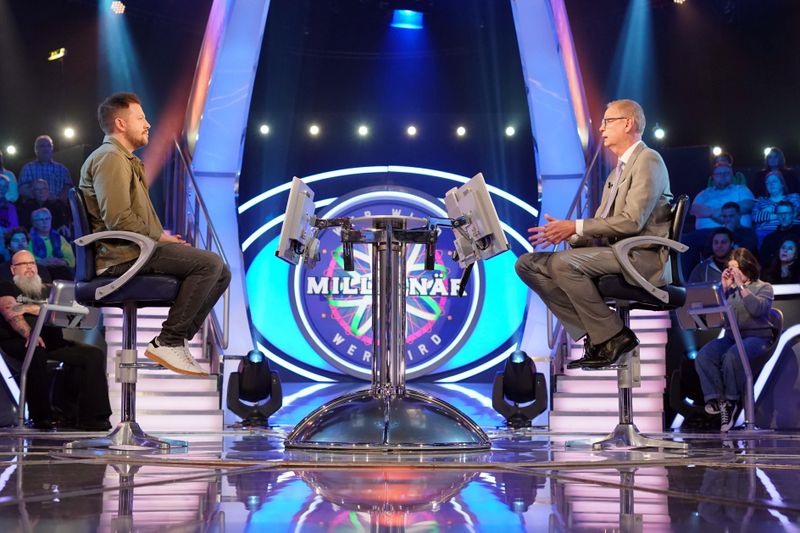 Günther Jauch (rechts) erklärte seinem Kandidaten Kevin Sommerfeld: Wedding Planner wäre für ihn der schlimmstmögliche Beruf.