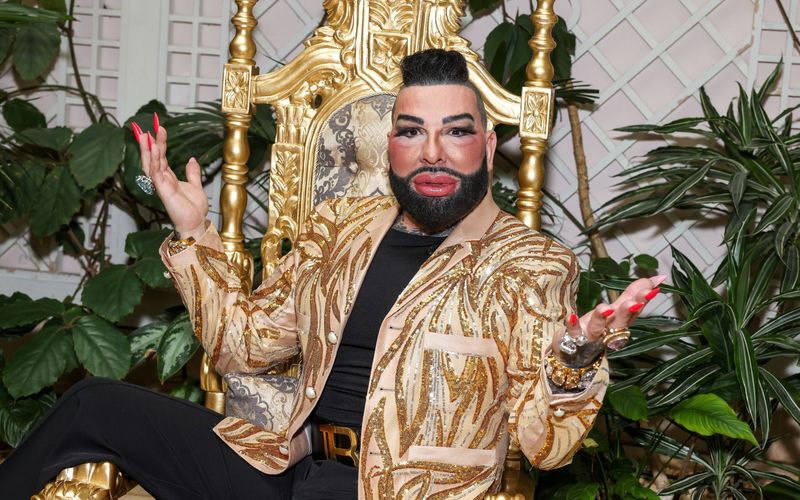 Harald Glööckler war im Podcast "Mit den Waffeln einer Frau" von Barbara Schöneberger zu Gast und hat dort über seine luxuriösen Wohnungen gesprochen.