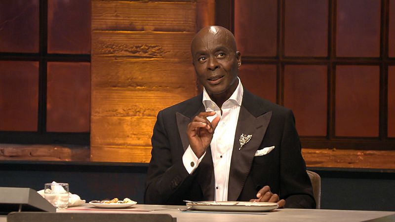 Gastjuror Bruce Darnell liebt es zu genießen. Aber wehe, wenn es ihm nicht schmeckt. Bei "Grill den Henssler" (VOX) versalzte ihm eine Nachspeise die gute Laune.