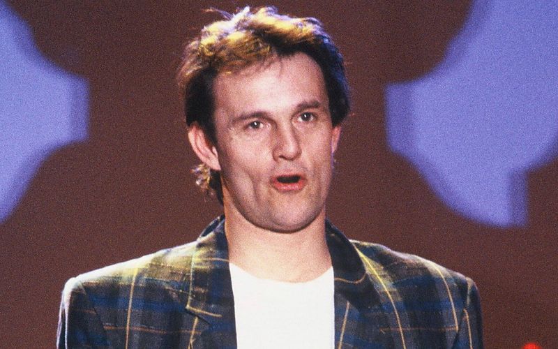 Kennen Sie diesen Herren? Wenn nicht, dann ist das nicht verwunderlich. Denn Murray Head, der am 5. März seinen 80. Geburtstag feiert, hatte mit "One Night In Bangkok" 1984 zwar einen Hit, es blieb aber sein einziger. Das qualifiziert ihn für die Galerie mit Musikerinnen und Musikern, die - streng nach "One Hit Wonder"-Definition - in Deutschland nur eine Single in den Top 40 hatten. 