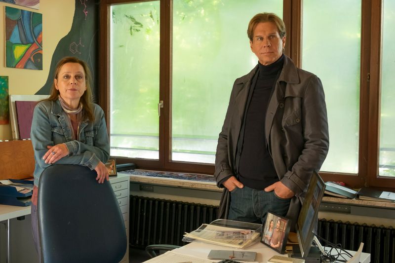 Eine Spur führt Caspar Bergmann (Thomas Heinze) zur Jugendzentrumsleiterin Monika Vogt (Jule Ronstedt). Sie weiß mehr über Luna Kessler und deren Vater Martin.