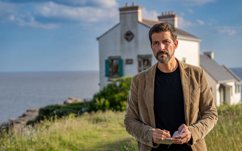 Der Mord an einem Mann in einer Höhle führt Kommissar Dupin (Pasquale Aleardi) in seinem 13. Fall auf die Insel Ouessant, tief im Westen Frankreichs.