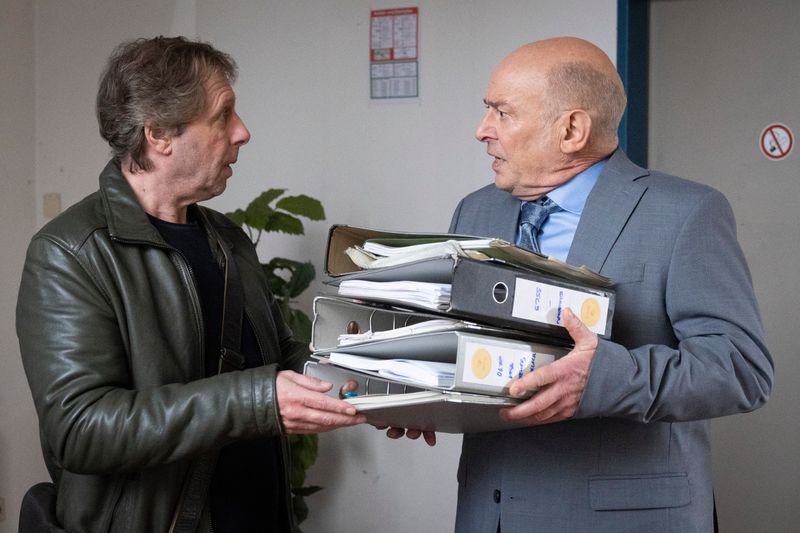 Ekki Talkötter (Oliver Korittke, links) hat von sienme Chef Grabowski (Vittorio Alfieri) eine neuen Auftrag erhalten. 