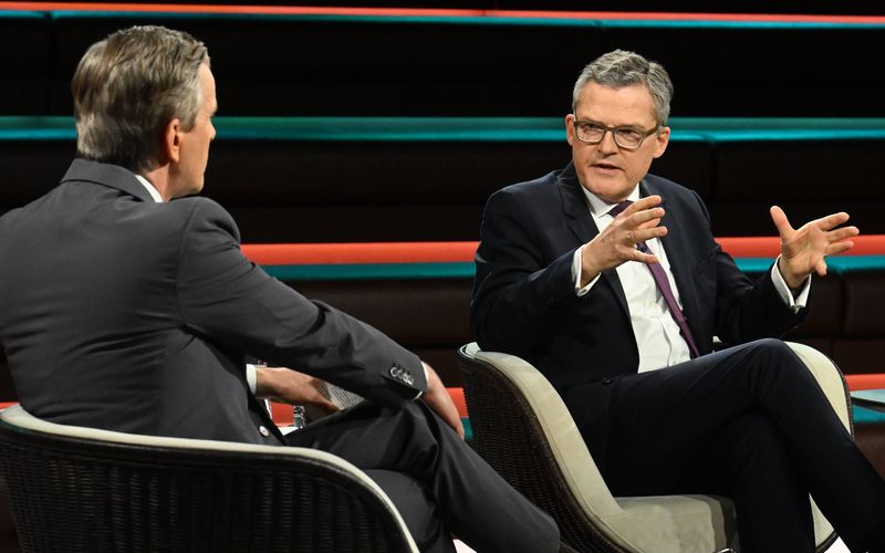 "Das ist eine böse Unterstellung, Herr van Aken", sah sich der CDU-Politiker Roderich Kiesewetter bei "Markus Lanz" vom Linken-Chef in die Ecke gedrängt.