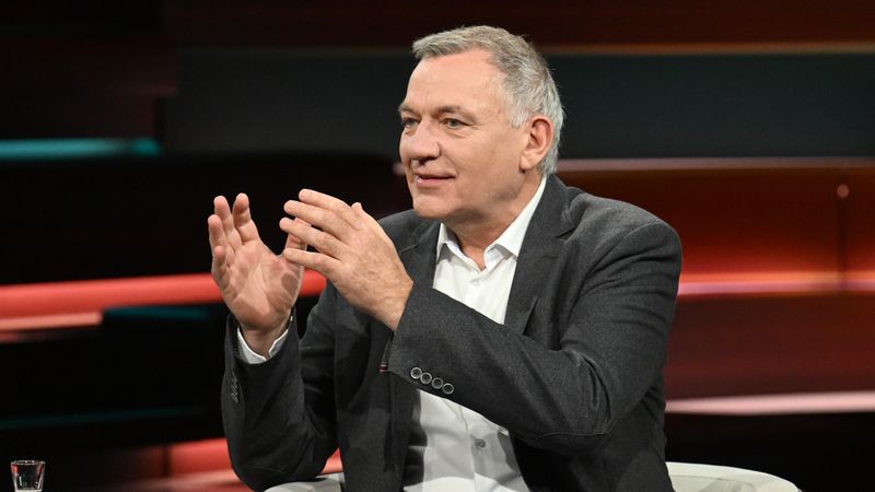 In einem potenziellen Krieg für Deutschland zur Waffe zu greifen, kommt für Jan van Aken derzeit nicht infrage.