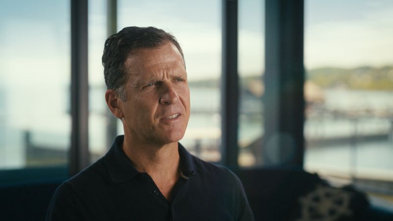 Oliver Bierhoff erzählt in der ZDF-Doku "Mesut Özil - zu Gast bei Freunden", was das Erdogan-Foto von Mesut Özil in der deutschen Nationalmannschaft ausgelöst hat.