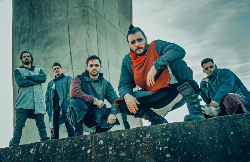 Schauspieler und Reality-Star Bela Klentze (Zweiter von rechts) ist auch als Musiker aktiv. 