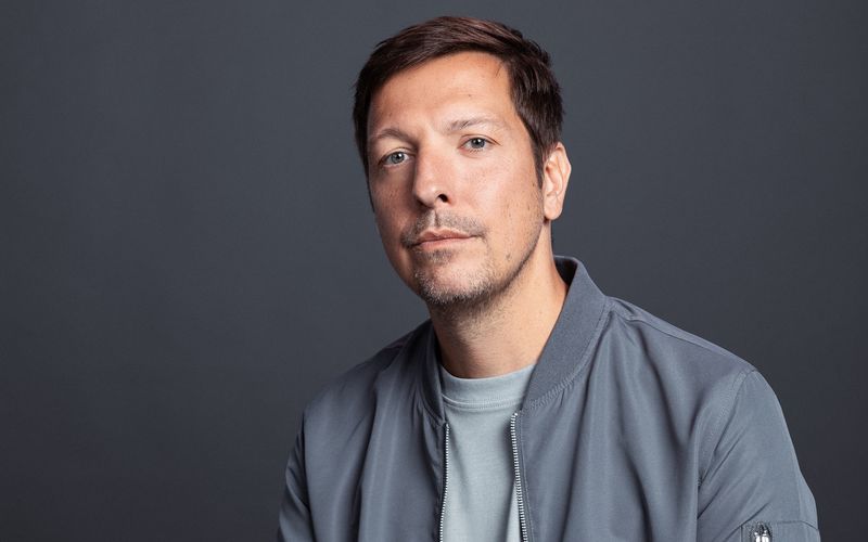 Thilo Mischke ist für seine neue Reportage in die Welt des Coachings eingestiegen. Welche Angebote sind seriös, und welche Warnsignale gibt es bei Modellen, von denen man eher die Finger lassen sollte?