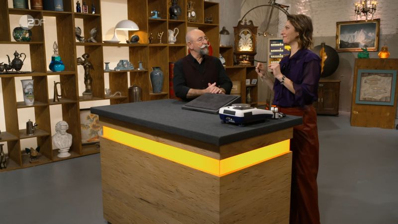 Horst Lichter trällerte spontan: "Wendela, Wendela, Wendela, alles an Geräten da!" Expertin Wendela Horz lachte: "Das reimt sich, du hast ja fast gesungen." 