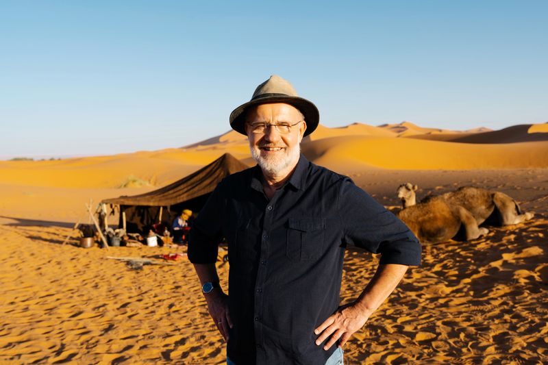 Schon als Kind fragte sich Harald Lesch - hier in der marokkanischen Wüste, "wie all das Wissen in die Welt kam".