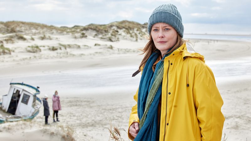 Journalistin Suse (Silke Bodenbender) verbringt mit anderen Frauen einige Kurwochen an der Nordsee. Zu Beginn des Films "Fast perfekte Frauen" scheint die taffe Medienfrau kein Problem zu haben - doch das ändert sich mit der Dauer ihres Aufenthaltes.
