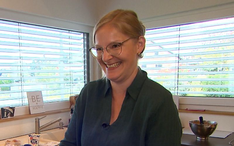 In puncto Kochkunst wird Carina (36) von ihrem Mann stark unterschätzt.