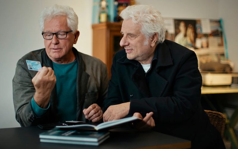 Der "Tatort" bedeutet Miroslav Nemec (links) und Udo Wachtveitl viel. Das zeigt auch der "Dienstausweis", den Nemec in seiner Geldbörse mit sich trägt.