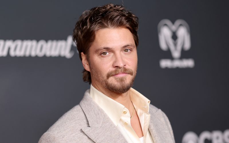 Der Schauspieler und Musiker Luke Grimes hat Hollywood privat den Rücken gekehrt.