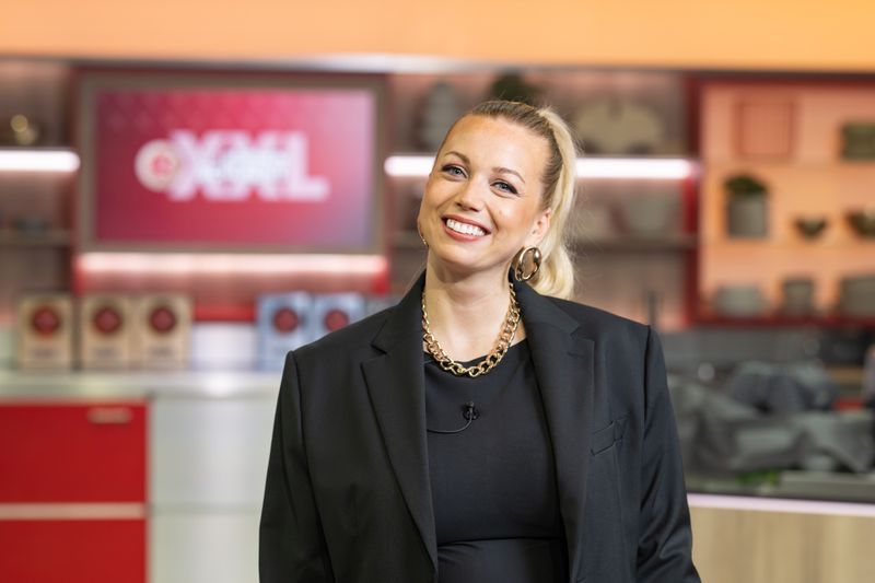 Zora Klipp, Köchin und Gastronomin aus Hamburg, war lange Mitglied in der Jury und zählt seit 2023 zum Moderationsteam. Jetzt führt sie durch die extralange Abend-Ausgabe des Wettkochens.