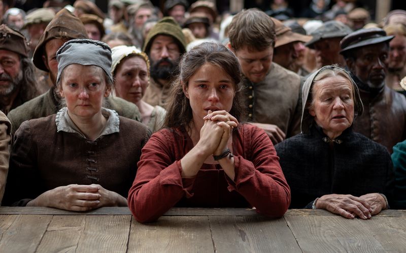 Für ihre Rolle in "Hamnet" hat Jessie Buckley (Mitte) ihren Oscar nach Meinung vieler Experten fast sicher.