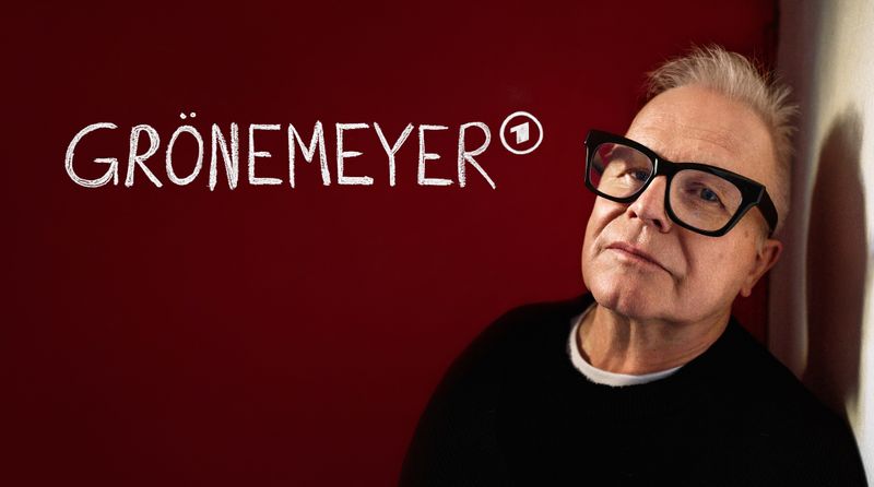 Das vielschichtige Porträt begleitet Grönemeyer unter anderem auch bei seiner Arbeit im Studio.