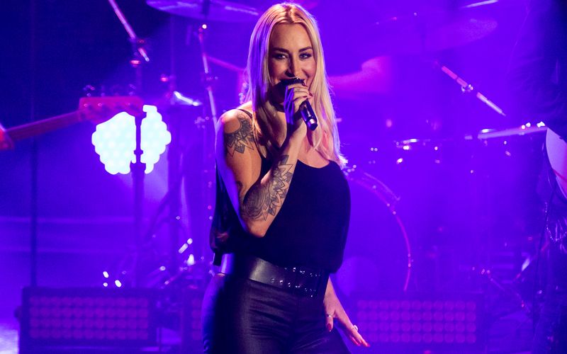 Sarah Connor lässt sich auch von einer Verletzung nicht vom Singen abhalten.