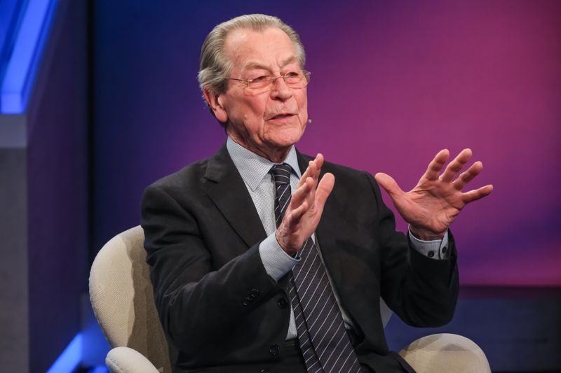 Franz Müntefering wünscht sich einen Politiker wie Gerhard Schröder wieder an der Spitze der Regierung.