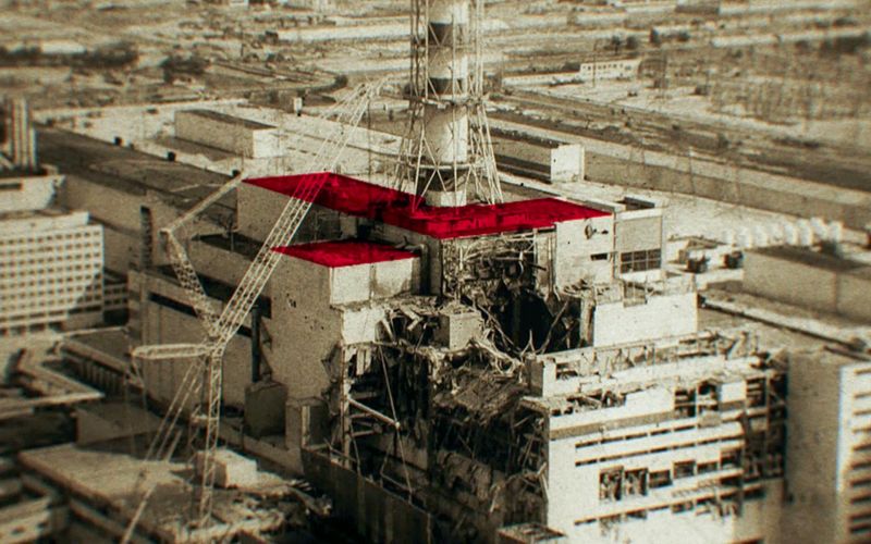 Die Aufnahme zeigt den Standort der durch die Wucht der Explosion aus Reaktor 4 ausgestoßenen Trümmer. Sie landeten auf dem Dach der Tschernobyl-Einheit 3.
