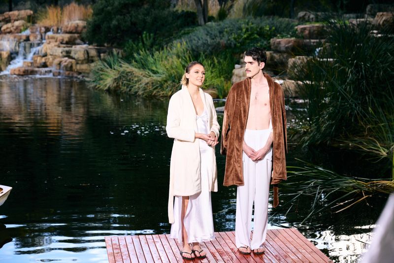 Eileen und Lukas müssen das Shooting abbrechen und um den Verbleib in der Show zittern.