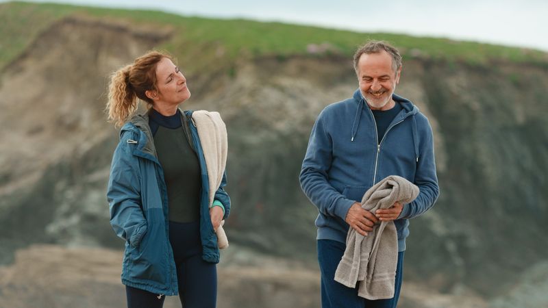 Kate Evans (Clelia Sarto) und Philosoph Yamen Nicholls (Merab Ninidze) lernen sich in einem Hotel kennen. Obwohl Kate verheiratet ist, kann sie nicht aufhören an ihn zu denken.