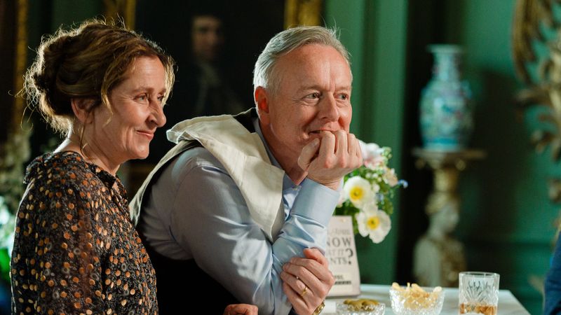 Rita (Barbara Philipp) und Rodney Cumberwell (Ian Dickinson) leiten bereits seit Jahren das Landhotel in Cornwall.