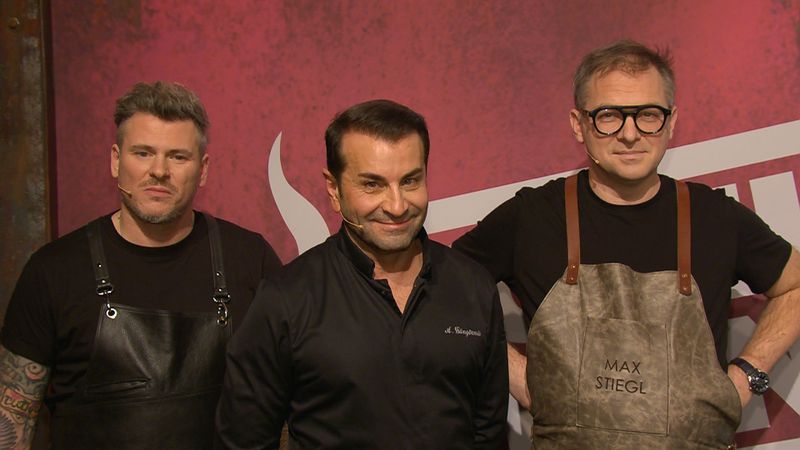 Die Sterneköche Daniel Gottschlich, Ali Güngörmüş und Max Stiegl (von links) forderten Henssler zum Kochcoach-Special heraus.