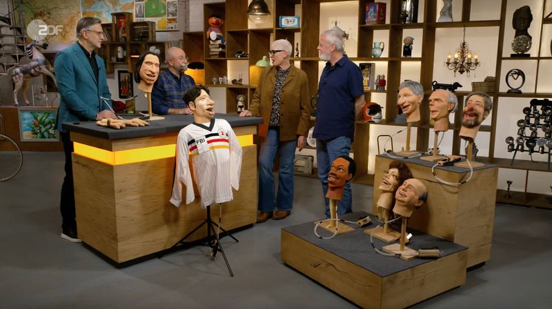 "Das ist das Kurioseste, was wir jemals in der Sendung hatten", erklärte Lichter, als er die komischen Puppenköpfe im Raum sah. Verkäufer Carsten aus Hürth hatte die Objekte von einem Bekannten, der die Köpfe in den 1990er-Jahren für Werbefilme entwickelt hatte. Nach einem Umzug landeten die Figuren im Atelier des Verkäufers. 