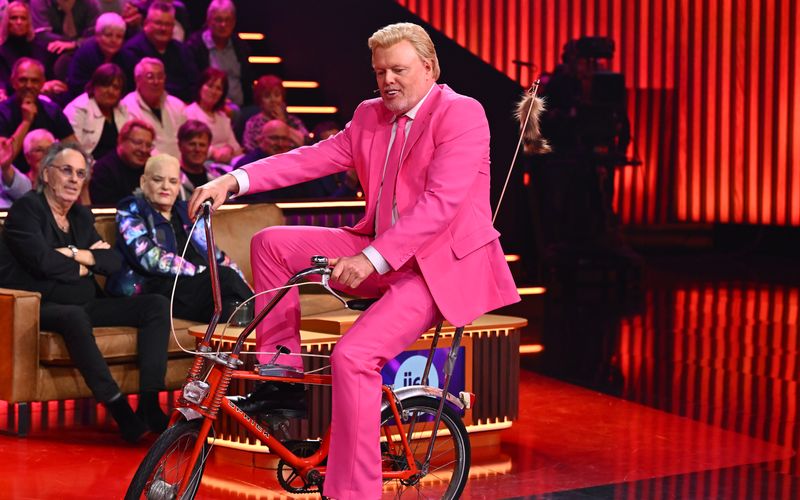 Die Fahrt auf einem Bonanza-Rad endete für Stefan Raab schmerzhaft.