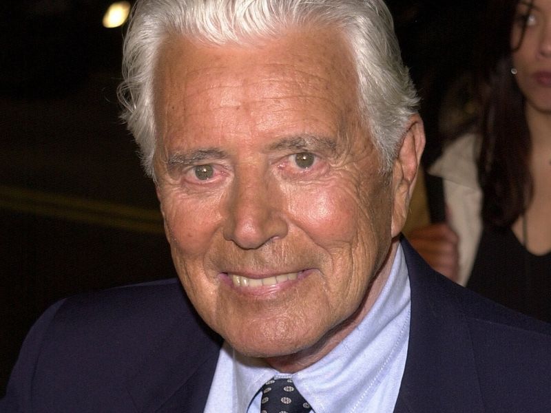 "Gespielt" wurde Charlie Townsend von John Forsythe. Der US-Schauspieler hatte den Chef der "drei Engel" von Anfang an bis zuletzt synchronisiert. Vor der Kamera war er nie zu sehen.
