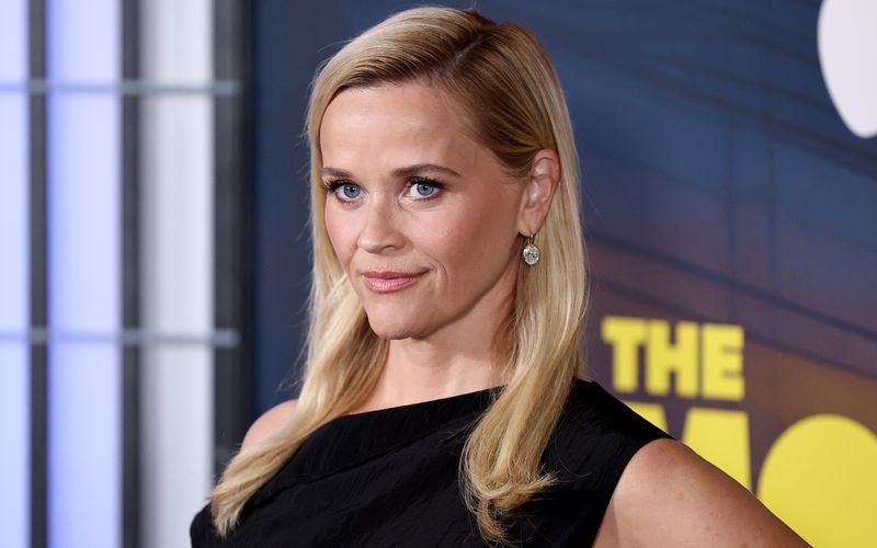 Oscar-Preisträgerin? Ja, auch! Reese Witherspoon, die am 22. März ihren 50. Geburtstag feiert, mag zwar als Schauspielerin berühmt geworden sein - inzwischen ist sie aber vor allem eine erfolgreiche Unternehmerin und einer der reichsten TV- und Filmstars überhaupt. Wer ebenfalls dank erfolgreicher Firmen zum Millionär oder gar zur Milliardärin wurde, zeigt die Galerie ...
