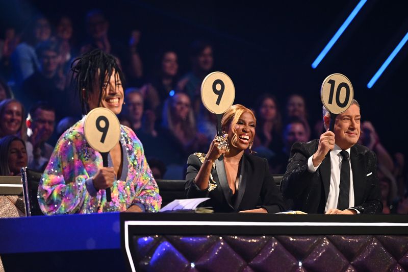 Eine Seltenheit: Joachim Llambi (rechts) zückt die 10!