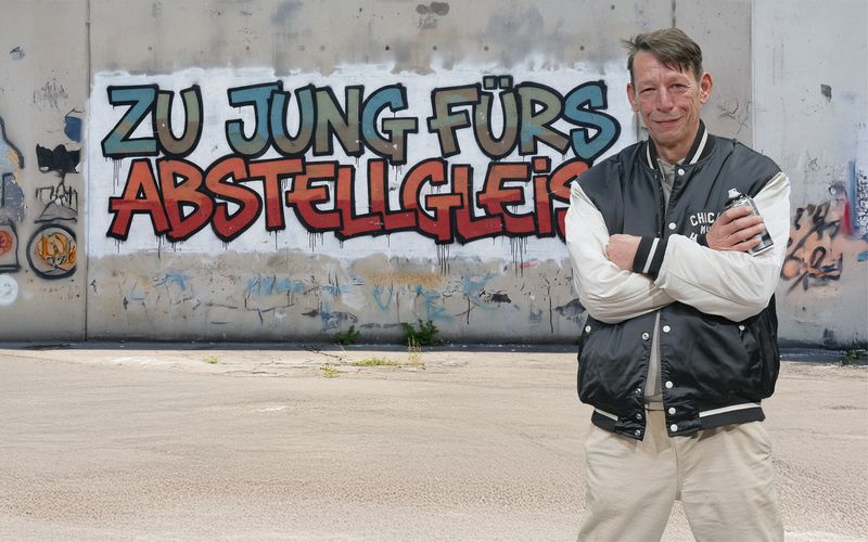 Der 58-jährige Kreativdirektor Klemens Schüttken beklagt, dass er als Werbeprofi immer weniger Aufträge erhält.