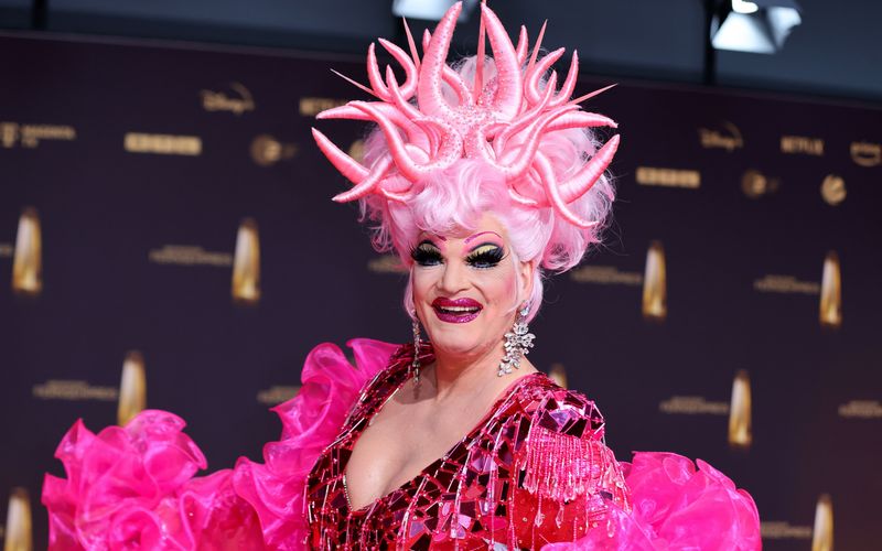 Schrille Outfits sind ihr Markenzeichen: Olivia Jones ist Deutschlands bekannteste Drag Queen. Nun wurde ihre Autobiografie für die ZDF-Primetime verfilmt. Im Interview spricht sie über diese besondere Ehre. 