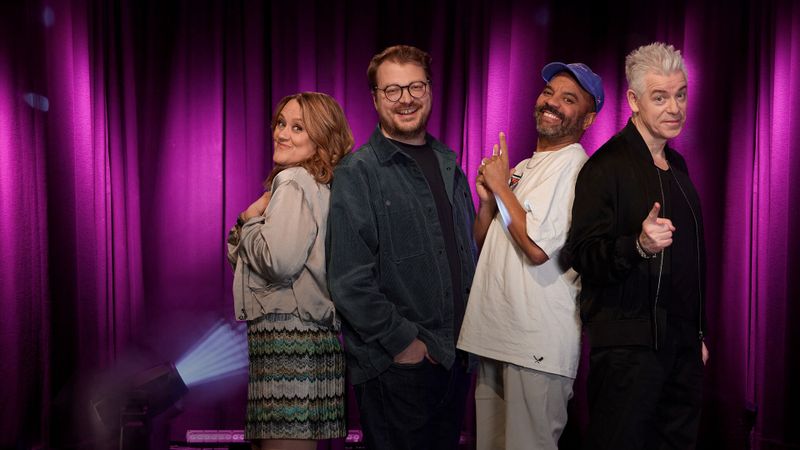 Lisa Feller (von links), Maxi Gstettenbauer, Simon Pearce und Michael Mittermeier stellen sich in dem neuen BR-Comedy-Format einer ungewöhnlichen Challenge.