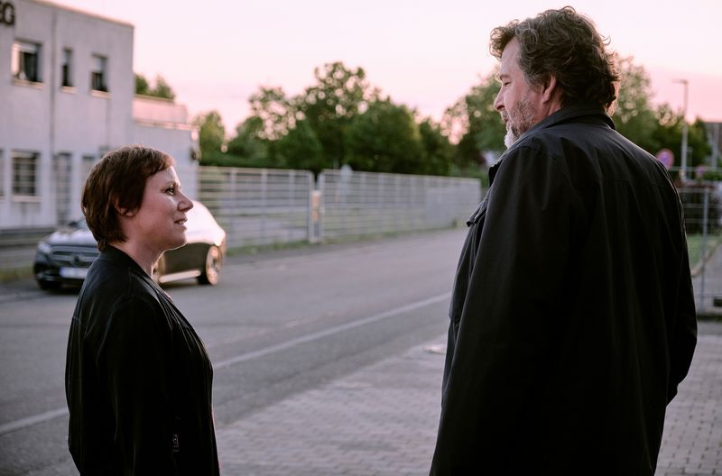 Erst am Ende ihres Falles sehen Franziska Tobler (Eva Löbau) und Friedemann Berg (Hans-Jochen Wagner) das Morgenlicht. Hinter ihnen liegt eine Nacht, in der es um Wahrheit, Moral und Vertrauen ging.