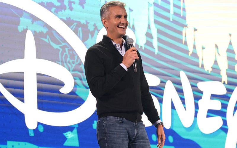 Die erste Arbeitswoche des neuen Disney-Chefs Josh D'Amaro verlief alles andere als geplant.