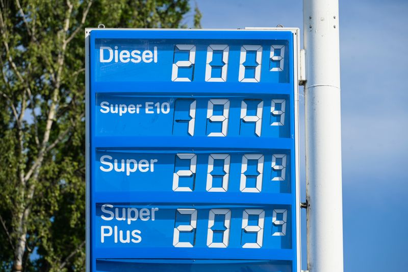 Künftig könnte der Sprit immer kurz vor 12 Uhr mittags am günstigsten sein.