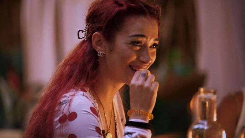 Ariel sieht sich im Dschungel von "Reality Queens" als Einzelkämpferin.