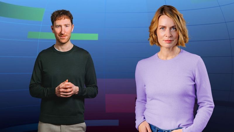 Louis Klamroth und Jessy Wellmer befragen Markus Söder zu aktuellen Fragen der Politik im Stil einer Wahlarena.