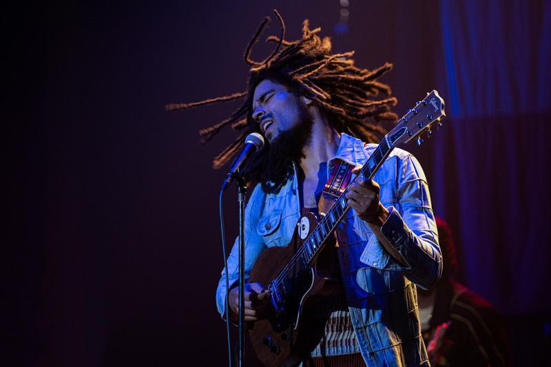 Bob Marley wird mit einem großen Biopic gewürdigt. Die Titelrolle in "Bob Marley: One Love" spielt Kingsley Ben-Adir.