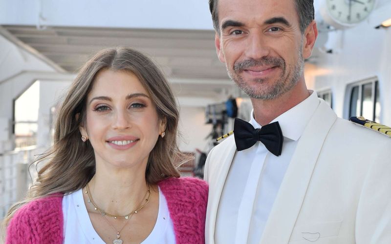 Wer ist das denn? Diese Frage stellte sich das "Traumschiff"-Publikum in den letzten Jahren häufiger. Gast-Auftritte von Influencerinnen und Influencer wie Cathy Hummels wurden vielfach skeptisch beäugt. Und auch Sportlerinnen, Sänger und Moderatorinnen durften ihr "Schauspieltalent" zuletzt oft auf dem ZDF-Dampfer beweisen.