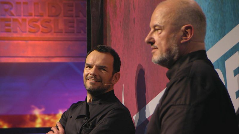 Zwei gegen einen: Bei "Grill den Henssler" (VOX) lästerten die Grill-Gladiatoren Steffen Henssler (links) und Frank Rosin gegen den abwesenden gemeinsamen "Lieblings-Feind" Tim Mälzer.