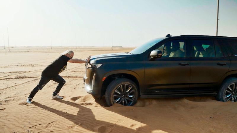Die Geissens bleiben auf dem Weg zum Fotoshooting plötzlich im Sand stecken.