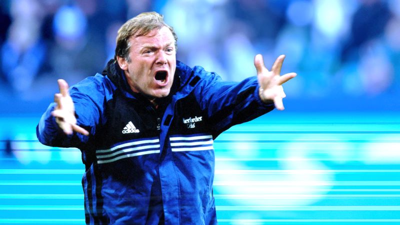 Hermann Gerland als Trainer in Aktion. In der WDR-Doku "Hermann Tiger Gerland - Der letzte seiner Art" berichten frühere Weggefährten über die deutsche Bundesliga-Trainerlegende.