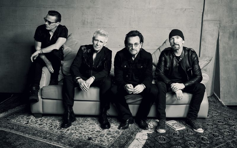 Kleines Ostergeschenk von U2: Ohne Vorankündigung haben Bono (dritter von links) und Co. die EP "Easter Lily" veröffentlicht.