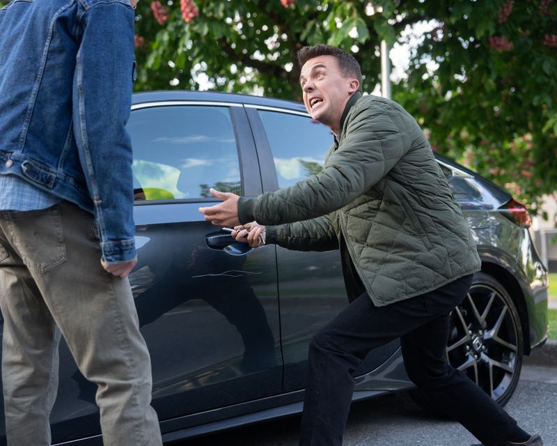 Wirklich gelassener ist Malcom (Frankie Muniz) in all den Jahren nicht geworden.