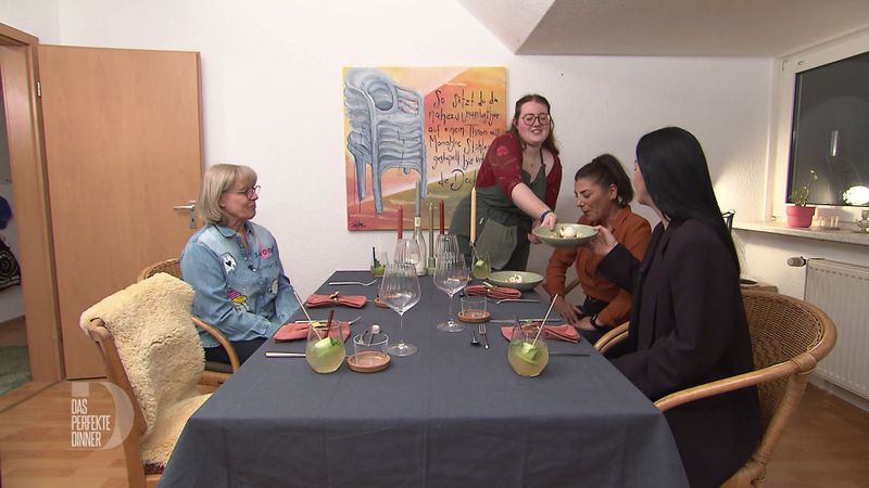 Mit Popcorn in der Vorspeise hätten (von links) Annett, Hülya und Stasya nicht gerechnet.
